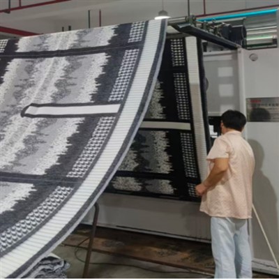 Tekstiilnõela stantsimismasin